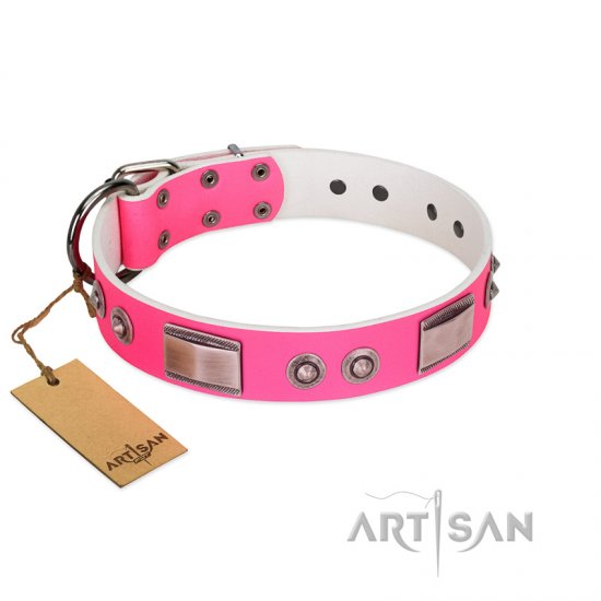 "Lady's Whim" FDT Artisan Pink Leather dog Collar with Plates and Spiked Studs - Sulje napsauttamalla kuva